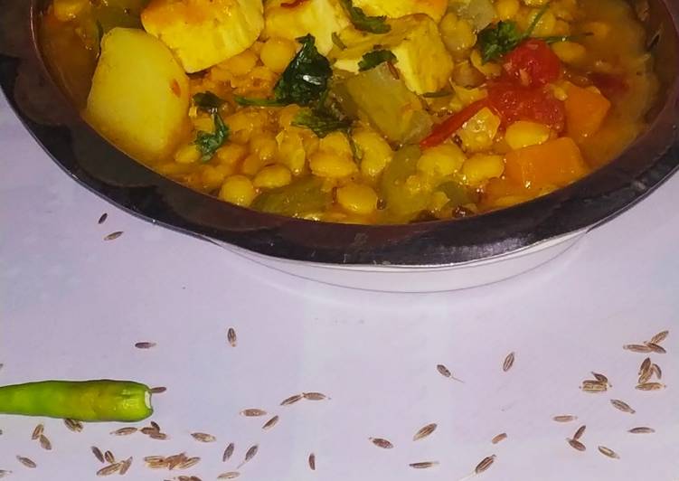 Simple Way to Prepare Award-winning Chana dal Paneer