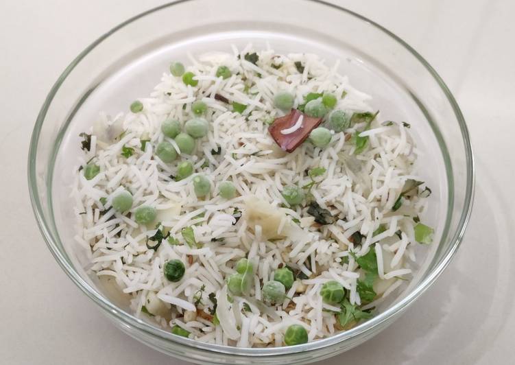 Recipe of Super Quick Homemade Onion Green Peas Pulao with leftover Rice
