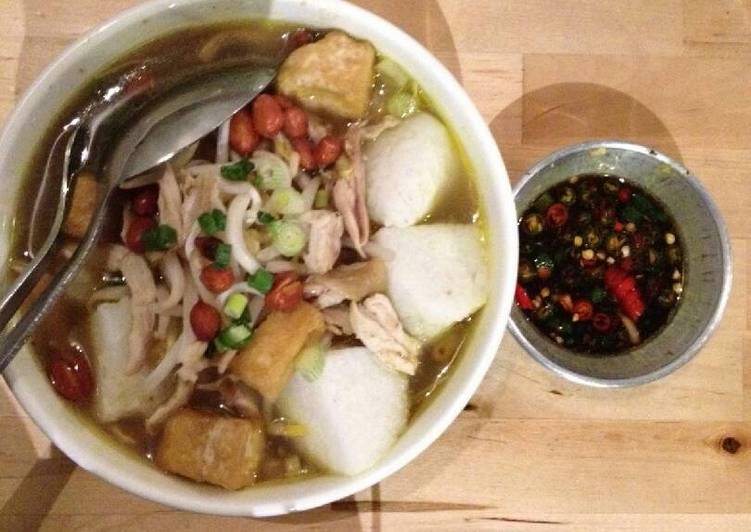 Proses memasak soto ayam malaysia yang Menggugah Selera