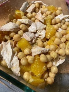 Una foto de Ensalada de garbanzos con naranja