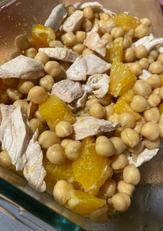 Una foto de Ensalada de garbanzos con naranja
