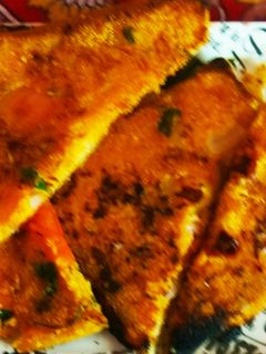 सूजी ब्रेड का पिज़्ज़ा (Suji Bread ka pizza recipe in hindi) रेसिपी मुख्य फोटो