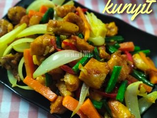 Ayam Goreng Kunyit