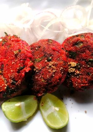 बीटरूट कबाब (beetroot kabab recipe in Hindi) रेसिपी मुख्य फोटो