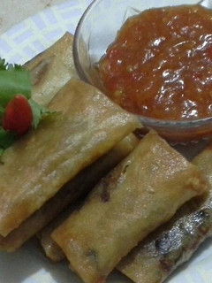Foto resep Lumpia rebung rebon jamur kancing + Saus