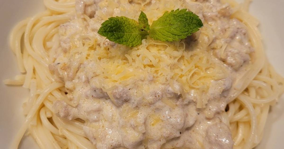 Roux Ti år møbel Spaghete cu carne tocată și cremă de brânză, rețetă de Diana Onchiş -  Rețete Cookpad