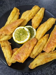 Una foto de Filetes de salmonetes rebozados