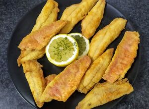 Una foto de Filetes de salmonetes rebozados