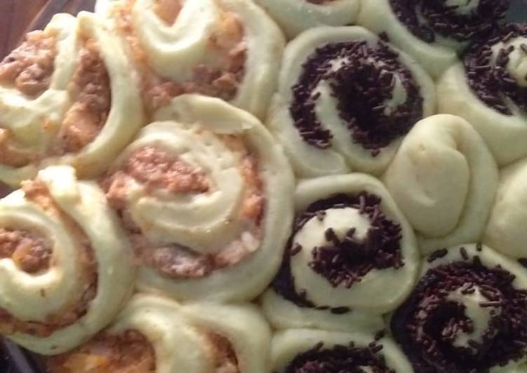Rollbun Chocolate/Pizza