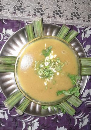 સરગવા ની શીંગ નુ સૂપ (Saragva Shing Soup Recipe In Gujarati) રેસીપી મુખ્ય ફોટો