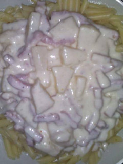Foto principal de Pasta con piña y salsa de queso