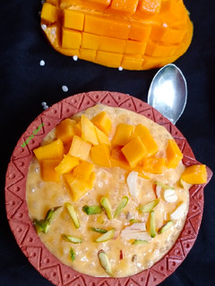 मैंगो सागो पुडिंग (Mango sago pudding recipe in Hindi) रेसिपी मुख्य फोटो