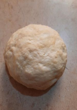 A picture of Pizza dough.