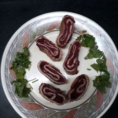 A picture of Egg veggi roll.