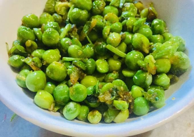 Spicy green pea fry / chaat Recipe by Faiza Asif - Cookpad