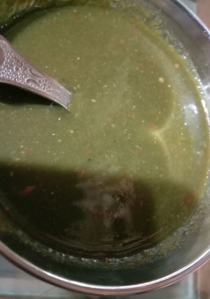 A picture of Green Chutney with Curd.