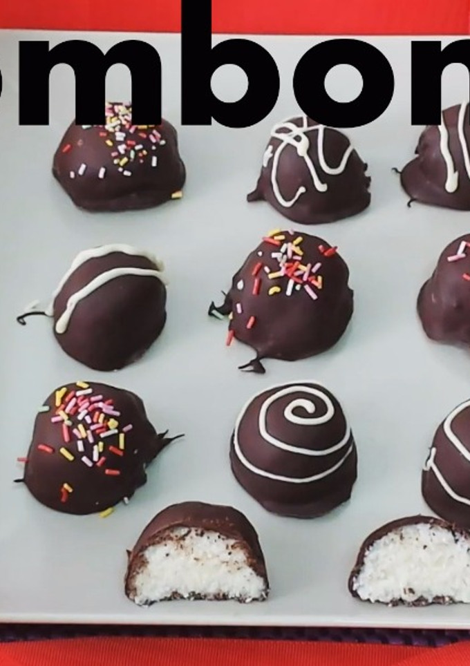 Una foto de Bombones de coco y chocolate