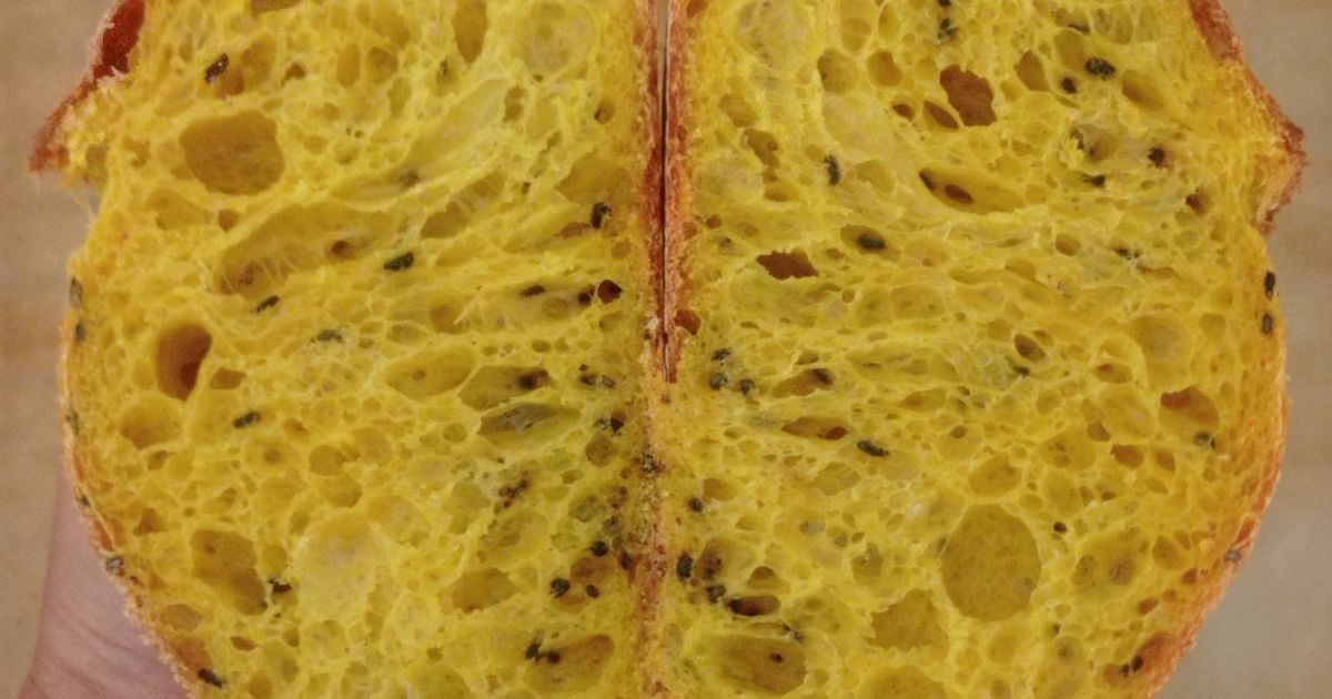 Kunyit Biji Wijen Hitam Sourdough Bread