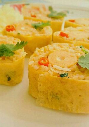 รูปของ ข้าวผัดห่อไข่ไส้กรอกชีส