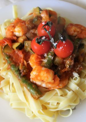 A picture of Shrimp, Asparagus & Cherry tomatoes Pasta.
