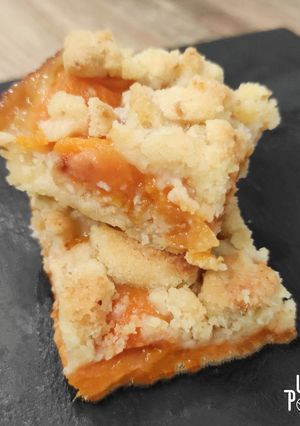 Une photo de Apricot Square ou Carrés aux abricots