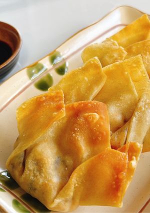 Hình của món Hoành thánh chay chiên.