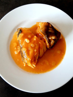 Una foto de Bacalao skrei en salsa de tomate