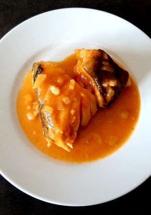 Una foto de Bacalao skrei en salsa de tomate