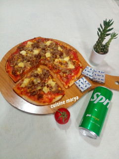 صورة لوصفة بيتزا باللحم المفروم 🍕🍕