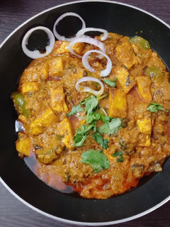 कड़ाई पनीर (kadai paneer recipe in Hindi) रेसिपी मुख्य फोटो