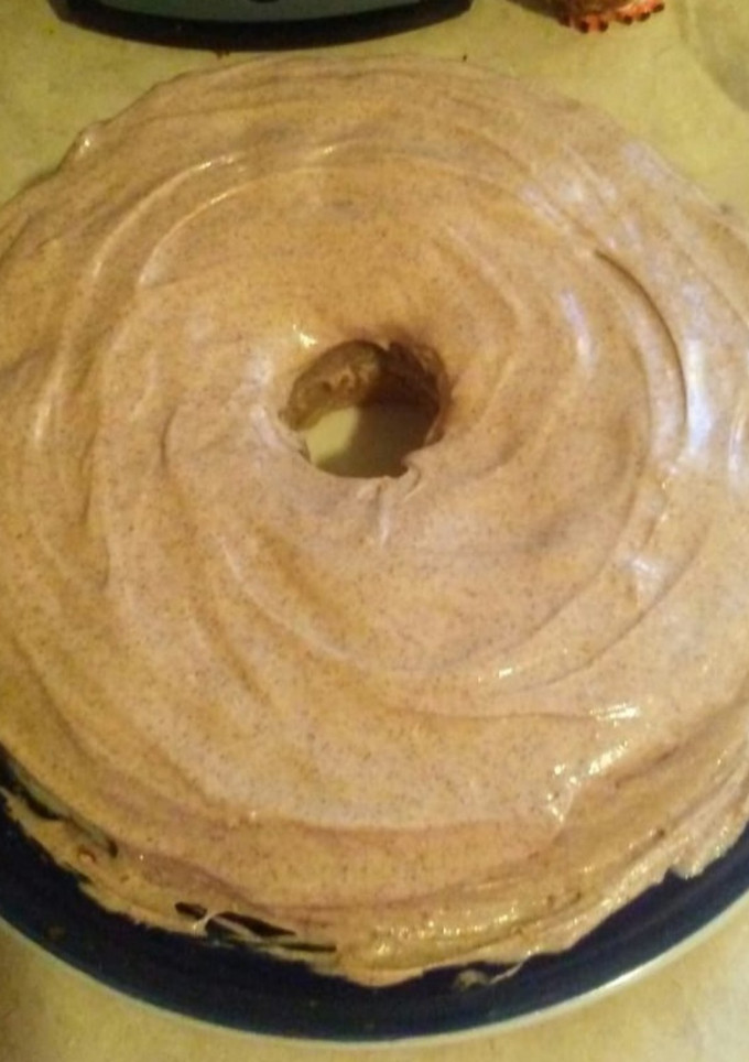 A picture of Apple Pie Cake with Cinnamon-Infused Cream Cheese Icing.