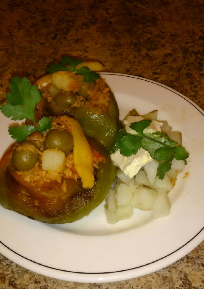 Una foto de Pimientos Rellenos de Atún A la Vizcaína
