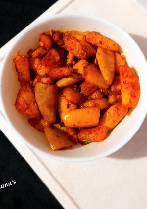 A picture of Bihari Style Dry Parwal Aloo Masala.