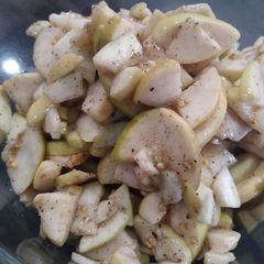 A picture of Amrood ki chaat.