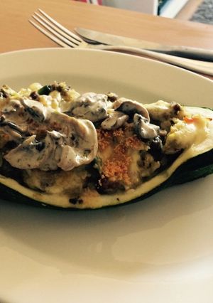 Una foto de Zapallito italiano con crema de champiñones 