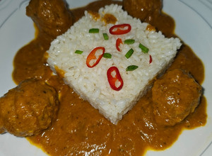 Foto principal de Albóndigas en salsa India con toque árabe
