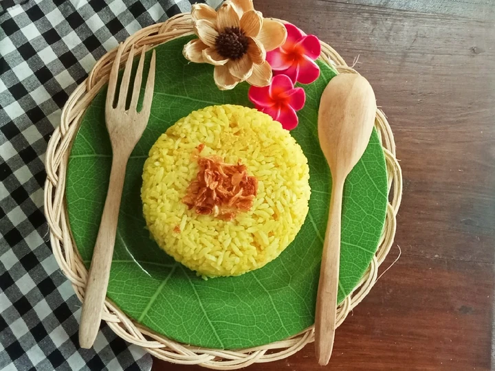 Langkah Mudah untuk Menyiapkan Resep  Nasi Kuning Magicom Simple ala anak kos yang Bikin Ngiler, Enak