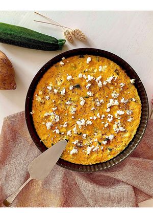 Une photo de Quiche sans pâte à la patate douce, courgette & feta