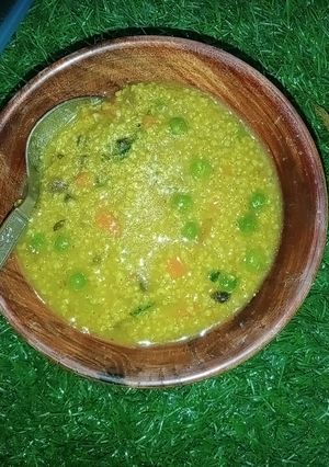 मिक्स वेज मिलेट दलिया रेसिपी मुख्य फोटो