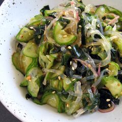 A picture of Shirataki, Cucumber & Wakame Ponzu Salad.