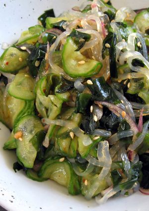 A picture of Shirataki, Cucumber & Wakame Ponzu Salad.