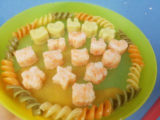 Cơm nắm cho bé tập ăn