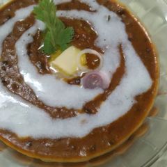 A picture of Restaurant style Dal makhni.