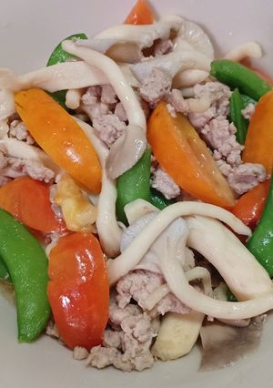 รูปของ ผัดเห็ดนางฟ้าถั่วหวานหมูสับ