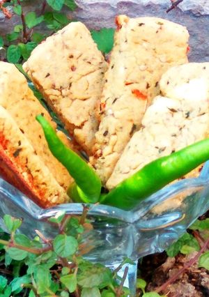 A picture of Multigrain masala cookies.