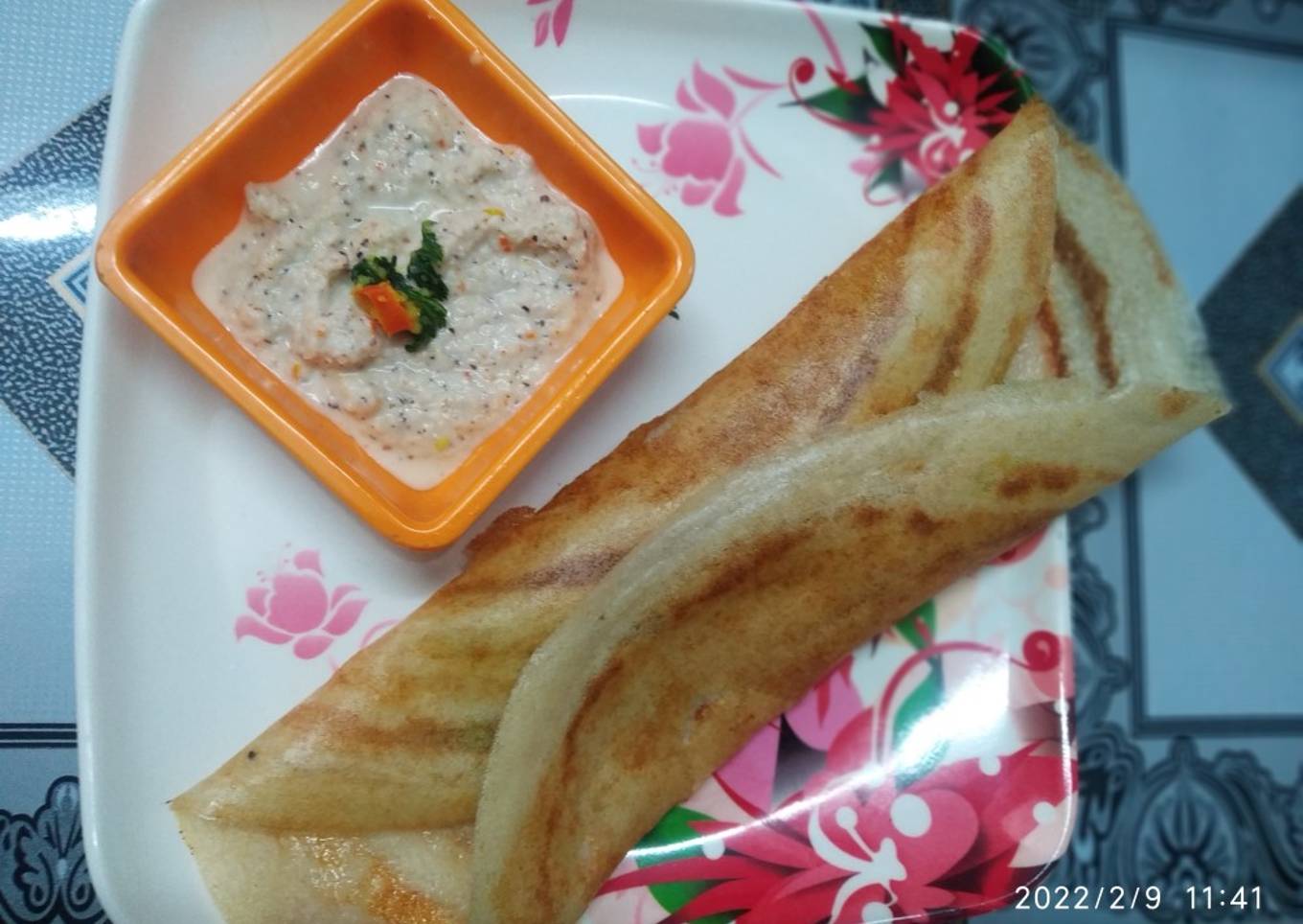 Dosa with nariyal peanut chutney