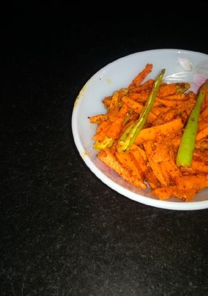 A picture of Carrot -chilli instant achaar.