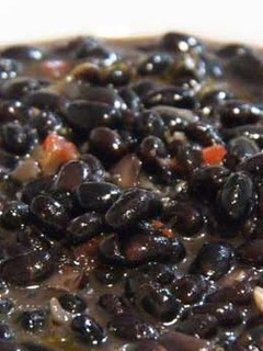 Una foto de Frijoles, judías o porotos negros a la cubana