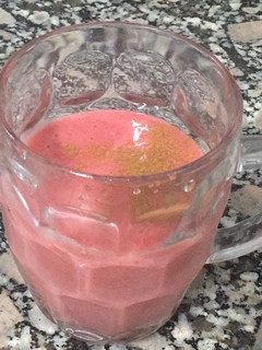 Una foto de Batido de fresa sano