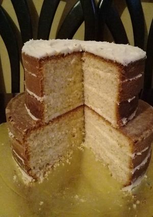 A picture of Simple vanilla cake.